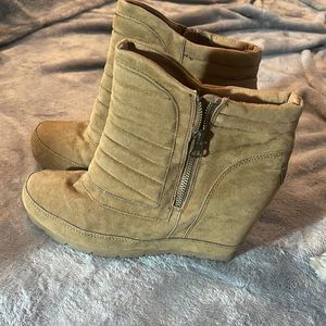 Rocket Dog Wedge Booties size 9 M
